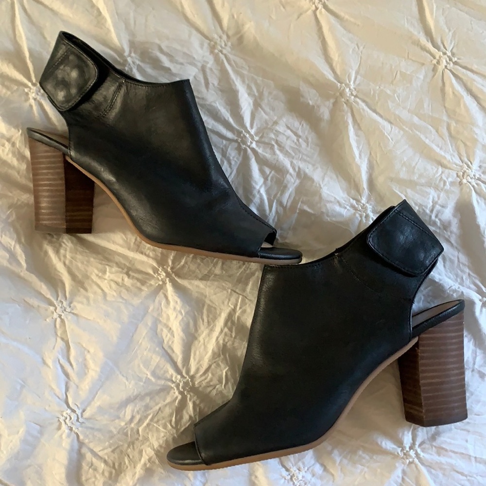 Peep toe Booties